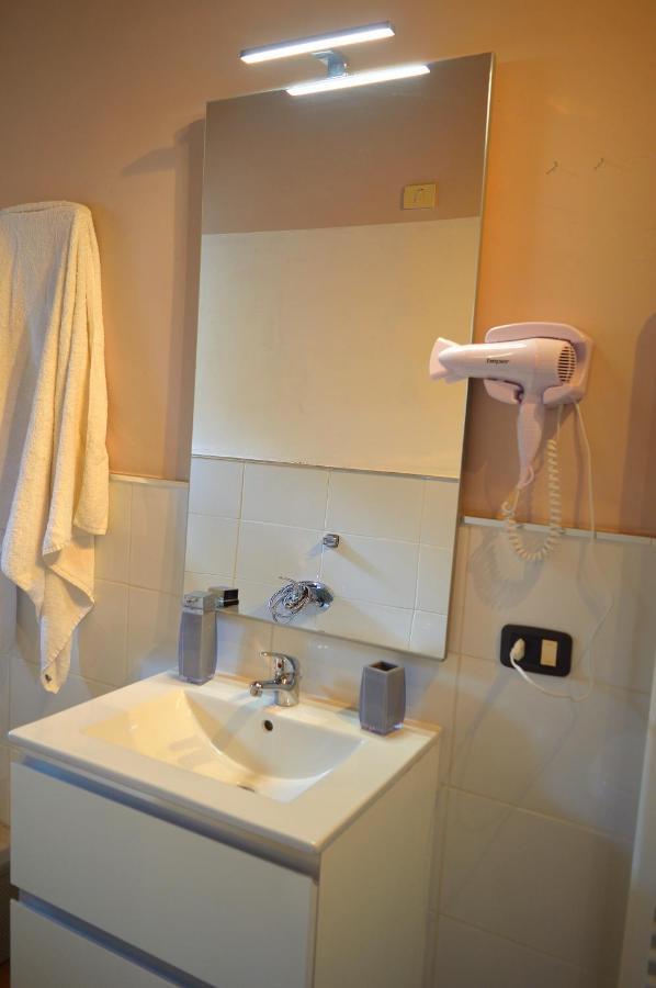 Domus Cavour Apartment Civitavecchia Exterior foto