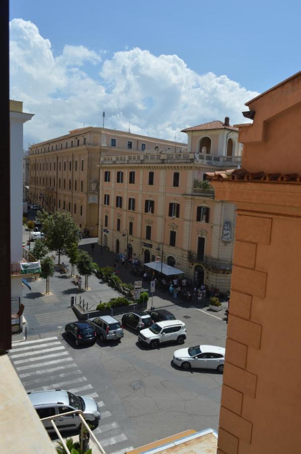 Domus Cavour Apartment Civitavecchia Exterior foto